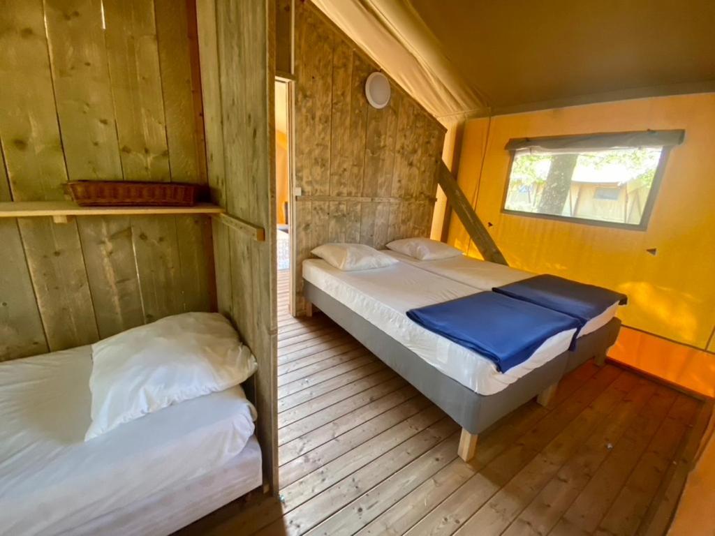 Camping La Kahute - Tente Lodge Au Coeur De La Foret แกร์ก็อง ภายนอก รูปภาพ